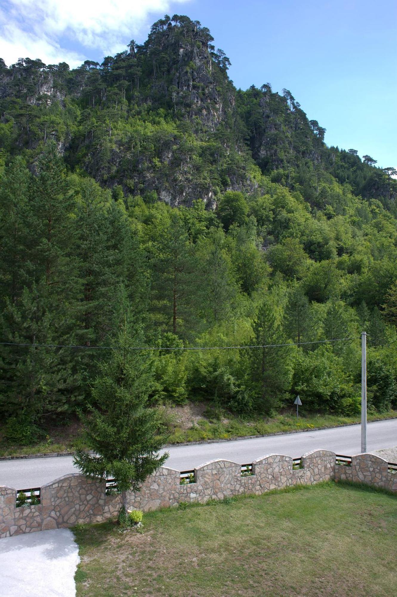 Vila Sunce Village Resort Konjic Bilik gambar